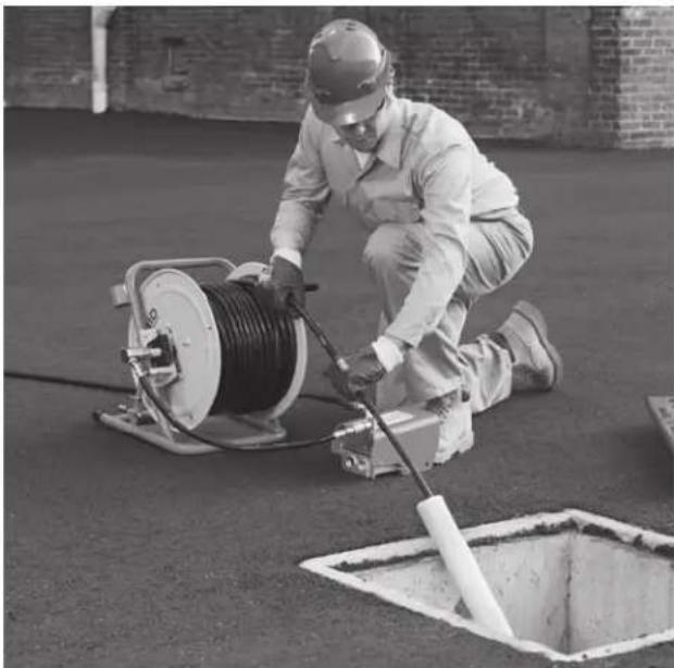 RIDGID KJ2200 - Voorbereiden van de afvoerleiding - 1