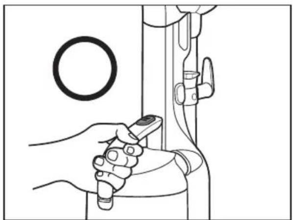 SAMSUNG SU12F70SD - USING THE VACUUM'S HANDLE (THE DUST BIN HANDLE) - 1