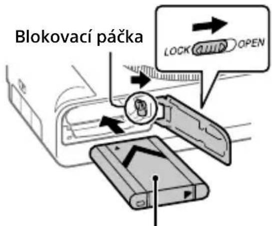 SONY ZV1F - Vloženi bloku akumulátorů (priložen) / pamětové karty (prodáva se samostatné) do fotoparátu - 1