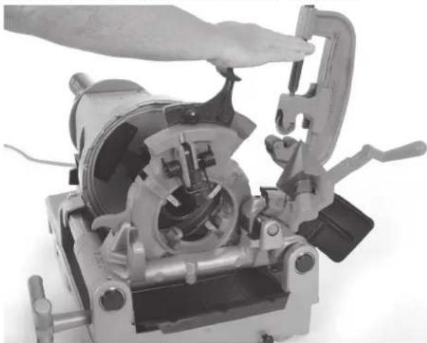 RIDGID 300 Compact - Preparación del CZal de terrajas para hacer el roscado - 1