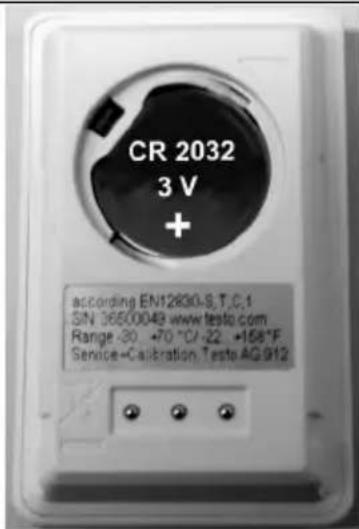 Testo 174H - Inserting batteries - 2