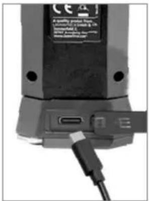 Laserliner NovaMaster 800 - Caricare l'accumulatore - 1