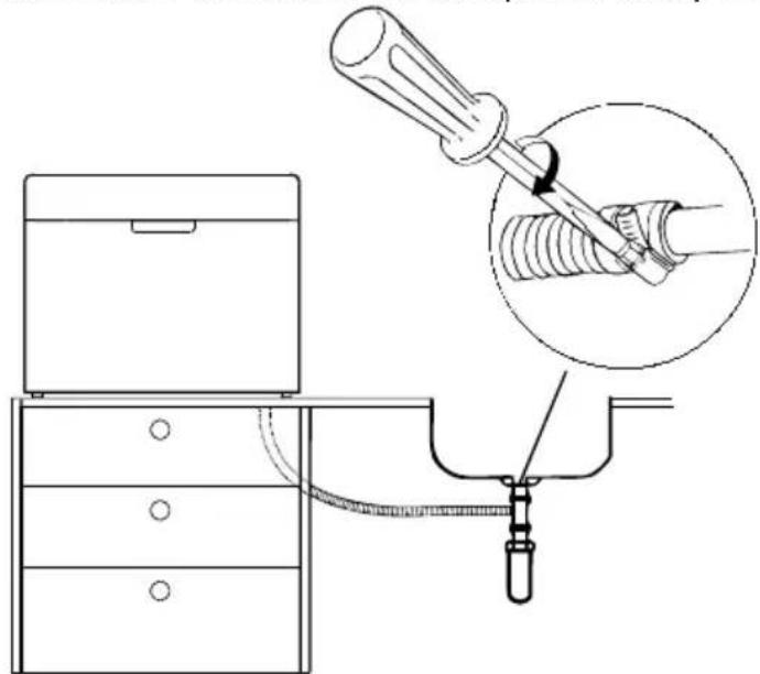 MEDION MD 37412 - Collegare il tubo al sifone del lavandino - 3