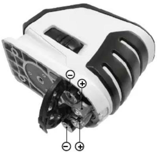 Laserliner MasterCrossLaser 2 - ■Inserting the batteries - 1