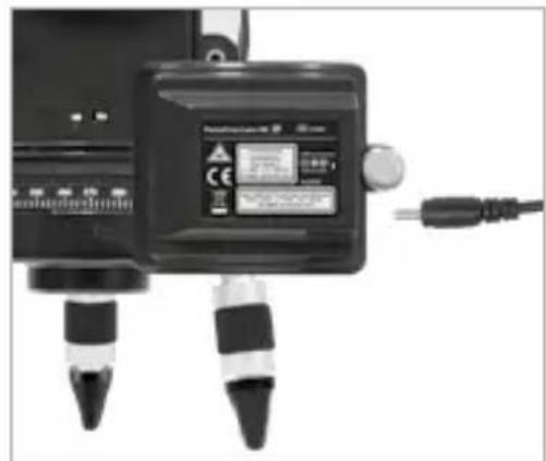 Laserliner PowerCrossLaser 8G - 1Handtering af genopladeligt lithium-ion-batteri - 1