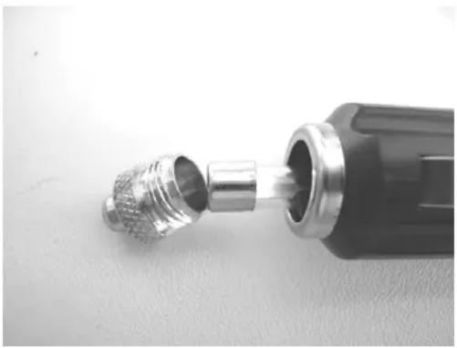 Brüder Mannesmann 853338 - Échange du fusible défectueux - 1