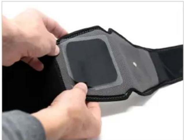 COMPEX CoreBelt 3.0 - PLACERING AV ELEKTRODERNA OCH STIMULATORN PÅ BÄLTET - 3