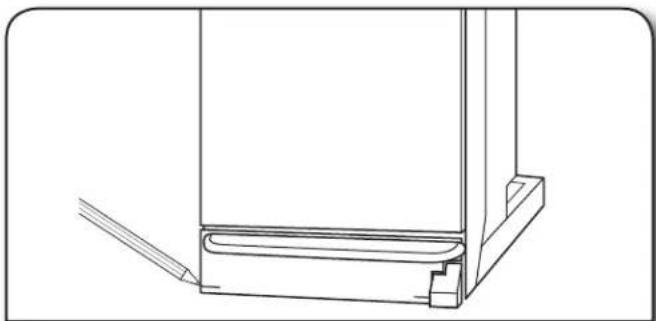 KITCHENAID KTTS505EBL - Adjusting the Toe Guard - 1