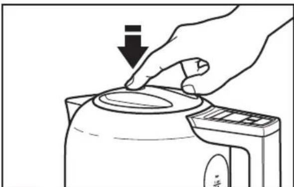 KITCHENAID KEK1722CS - Llenar la tetera eléctrica con agua - 1