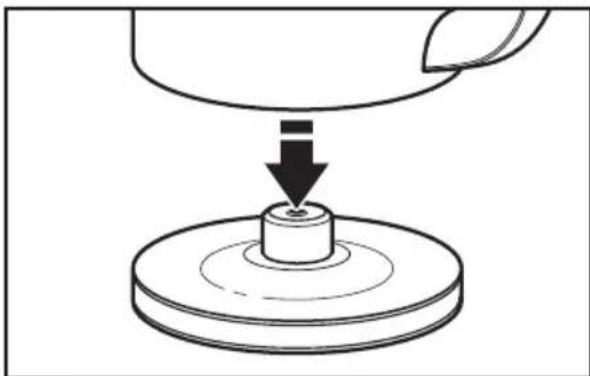 KITCHENAID KEK1222SX - Llenar la tetera eléctrica con agua - 4