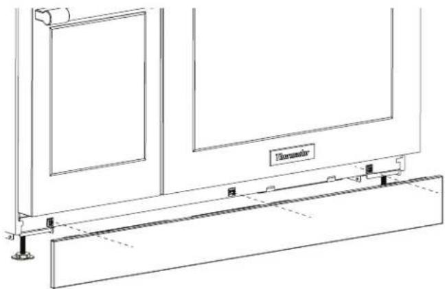 THERMADOR PA36WLBG - To install the toe kick panel - 2
