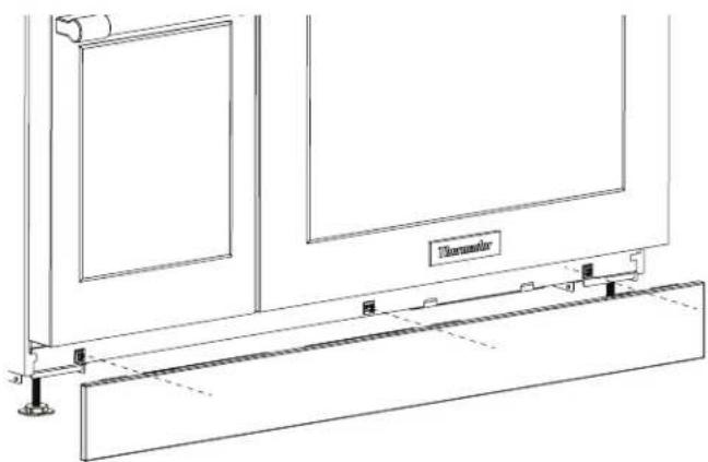 THERMADOR PA48WLBH - To install the toe kick panel - 2