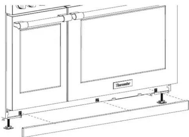 THERMADOR PA60WLBG - To install the toe kick panel - 1