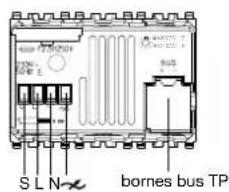 Vimar 14549 - POUR L'INSTALLATION ET LA CONFIGURATION, VOIR LE MANUEL D'INSTRUCTIONS DU SYSTÉME By-me JOINT À LA CENTRALE DE COMMANDE. - 2