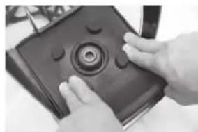Vitamix The Quiet One - Pour enlever le caisson d'insonorisation verrouillable: - 7