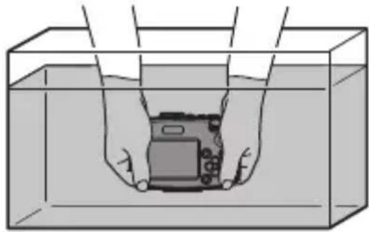 FUJIFILM WPFXF500 - Sortez l'appareil photo du caisson étanche. - 4
