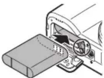 RICOH GR IIIx - Insertion de la batterie et d'une carte mémoire - 3