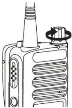 MOTOROLA MOTOTRBO CP100d - Allumer la radio - 1