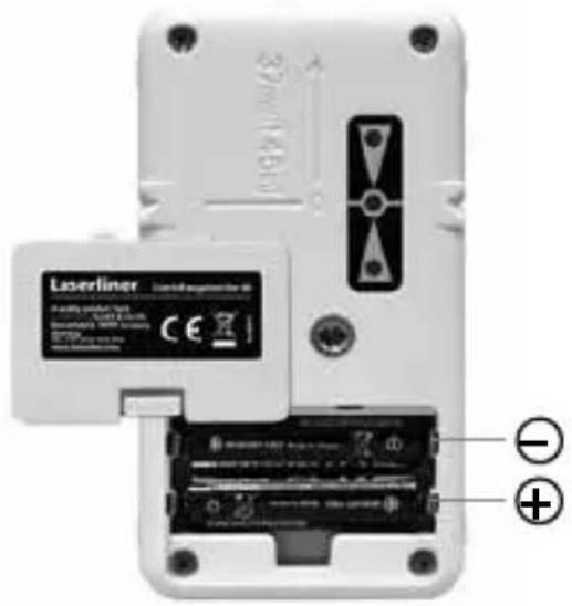 Laserliner CombiRangeXtender 40 - Paristot asettaminen laitteeseen - 1