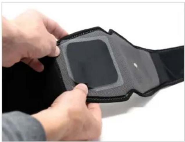 COMPEX CoreBelt 5.0 - POSITIONING THE ELECTRODES AND THE STIMULATOR ON THE BELT - 3