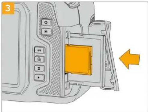 Blackmagic Design Pocket Cinema Camera 6K Pro - So setzen Sie eine SD-Karte ein: - 3