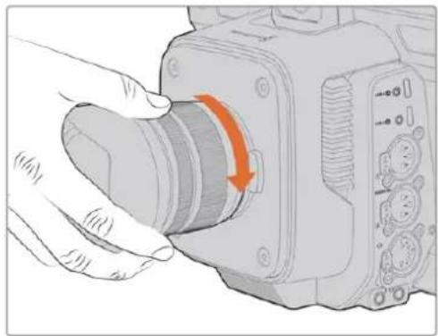 Blackmagic Design Studio Camera 4K Plus - Установка объектива - 3
