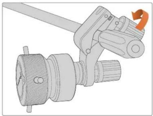 Blackmagic Design Studio Camera 4K Plus - Крепление к рукояткам штатива - 4