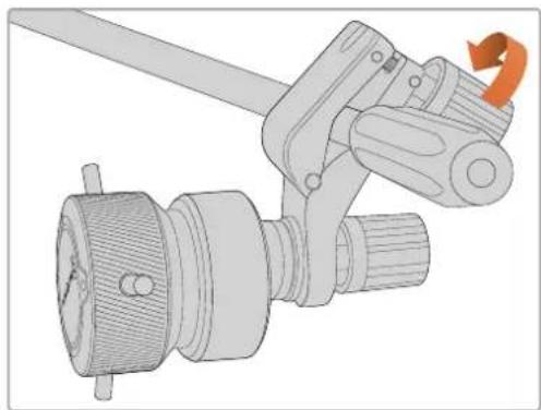 Blackmagic Design Studio Camera 4K Plus - Encaixar em Alças de Tripé - 4