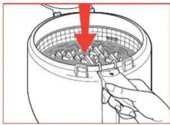 TEFAL Maxi Fry FF1055 - Lowering the basket - 1