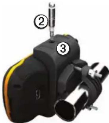 GARMIN Montana Handlebar Mount - Einsetzen des Montana in die Halterung - 2