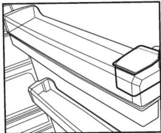 BEKO RSNE445E33XN - Filling the water dispenser's tank - 3