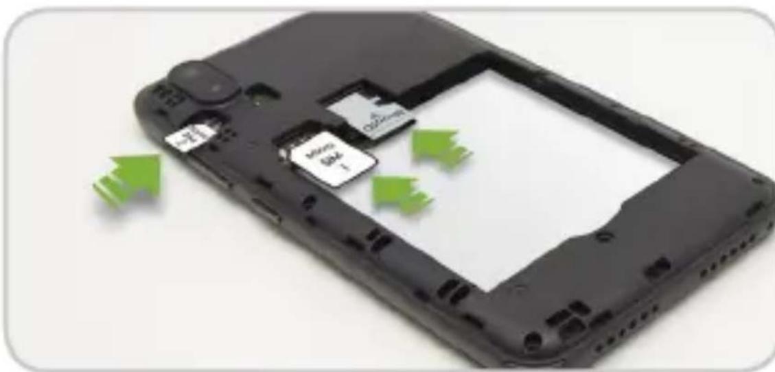 DANEW K402 - Plaats de SIM-kaart, geheugen- kaart & de batterij - 1