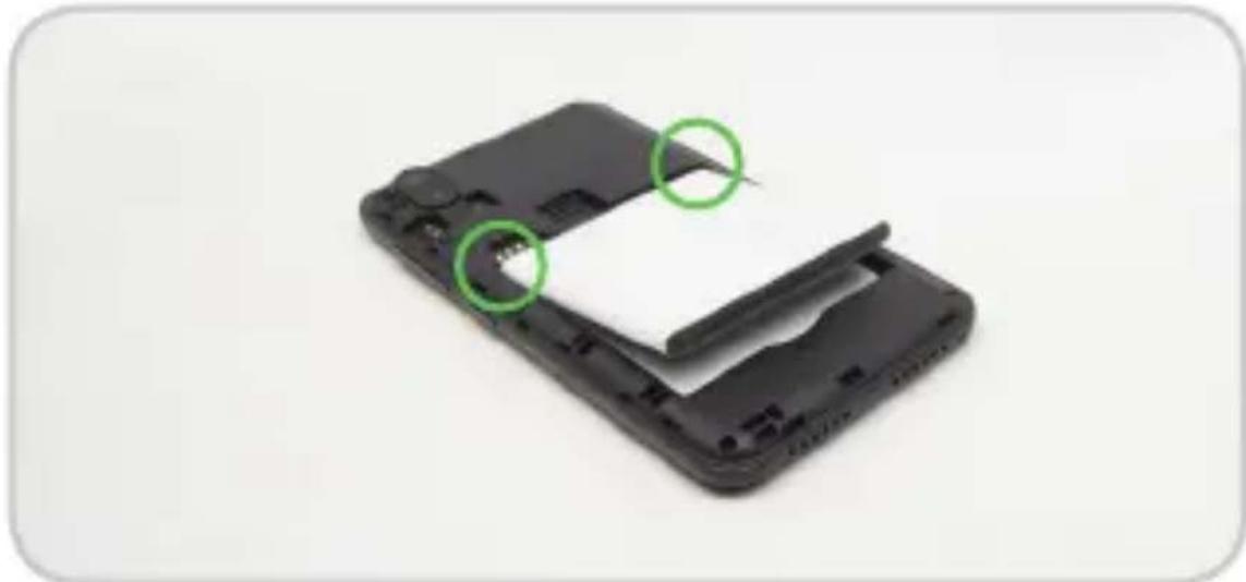 DANEW K402 v8.1 - Installer la carte SIM, la carte mémoire, et la batterie. - 1