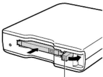 PANASONIC AJPCD2G - Insérez une carte P2 dans l'emplacement pour carte P2. - 1
