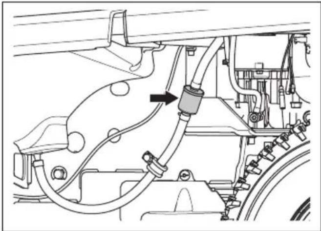 HUSQVARNA R 418TsX AWD - So ersetzen Sie den Kraftstofffilter - 1