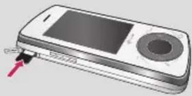 LG KM710C - Installing a memory card - 1