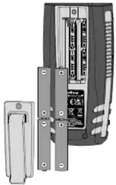 Laserliner DampMaster Compact Plus - Batterien einlagen - 1