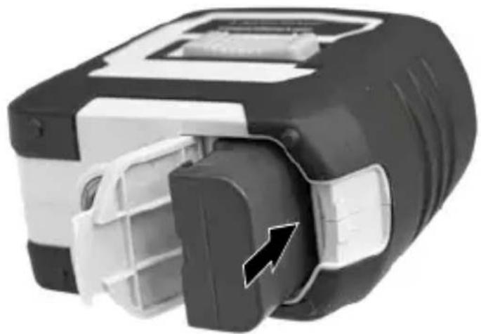 Laserliner CompactPlaneLaser 3G Pro - Vložení lithium iontových akumulátorů - 1