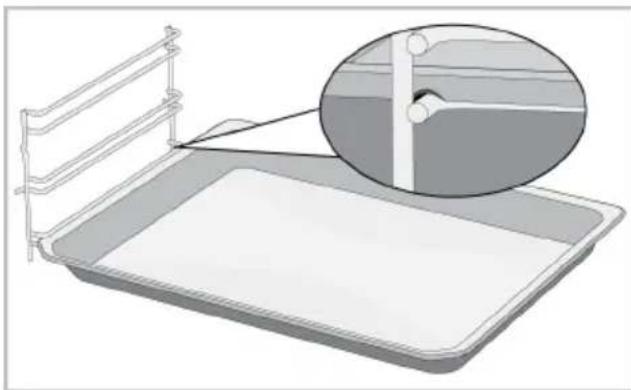 BEKO BBCW13400X - Mise en place du plateau sur les étagères de cuisine - 1