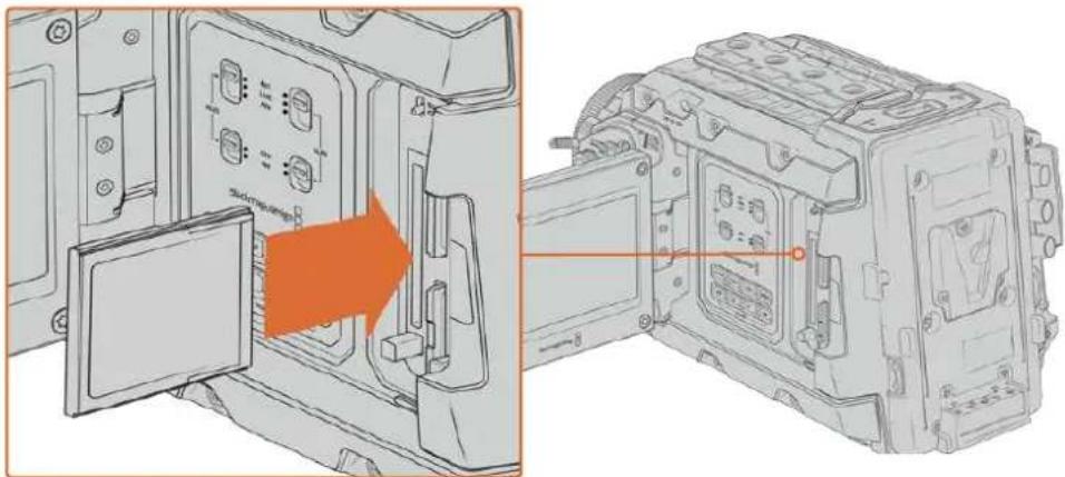 Blackmagic Design Ursa Studio Viewfinder G2 - Pour insérer une carte cfast : - 1