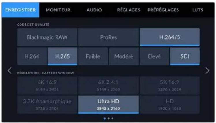 ENREGISTRER MONITEUR AUDIO RÉGLAGES PRÉRÉGLAGES LUTS CODEC ET QUALITÉ Blackmagic RAW ProRes H.264/5 H.264 H.265 Faible Modéré Élevé SDI RESOLUTION - CAPTEUR WINDOW 6K 16:9 6K 24:1 5K 16:9 6148 x 3456 6148 x 2560 5376 x 3024 3.7K Anamorphique Ultra HD HD 3728 x 3104 3840 x 2160 1920 x 1080