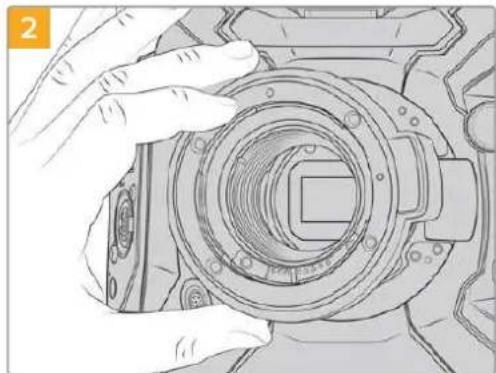 Blackmagic Design Ursa Studio Viewfinder G2 - Caler une monture d'objectif EF - 2