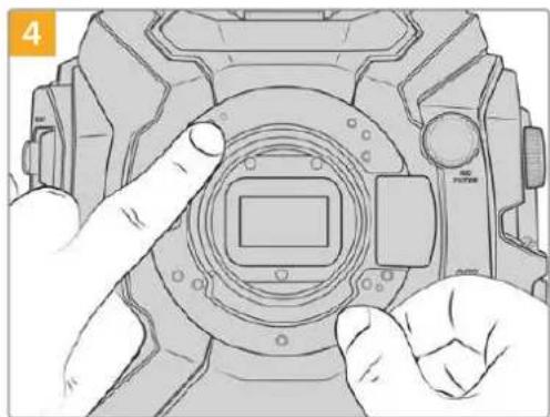 Blackmagic Design Ursa Studio Viewfinder G2 - マウントのシム調整 - 4