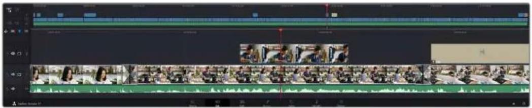 Blackmagic Design Ursa Studio Viewfinder G2 - Ajouter des clips à la timeline - 1