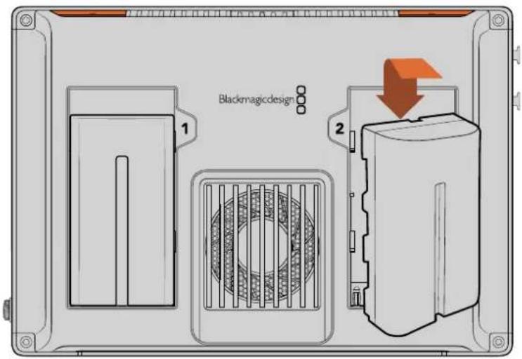 Blackmagic Design Video Assist 12G HDR - Brancher l'alimentation - 2