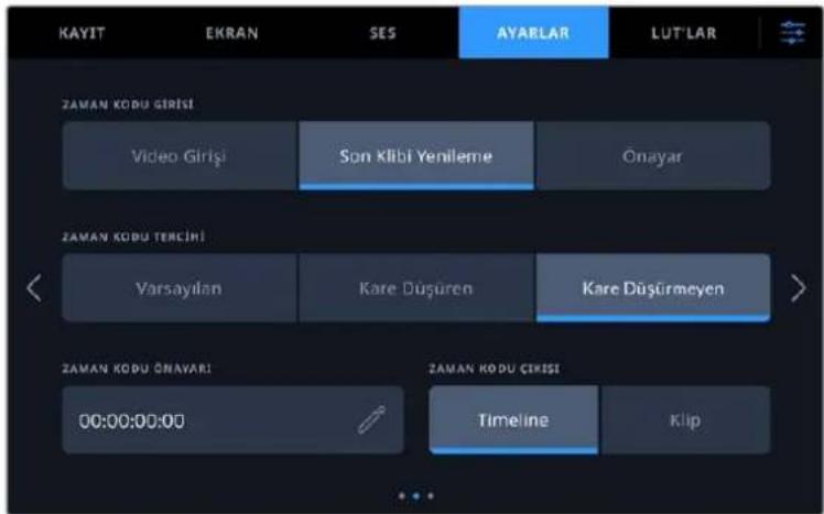 KAYIT EKRAN SES AYAELAR LUT' LAR ZAMAN KODU GIRISI Video Girişi Son Klibi Yenileme Onayar ZAMAN KODU TERCİHİ Varsayılan Kare Düşüren Kare Düşürmeyen ZAMAN KODU ÖNAVARI ZAMAN KODU ÇIKIŞI 00:00:00:00 Timeline Klip