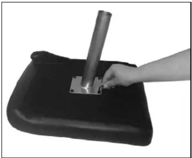 Living Style GTMS04 - Montage du support pour pieds - 2