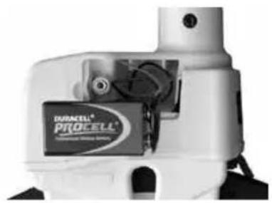 Laserliner RollPilot D12 - Einsetzen der Batterien - 2