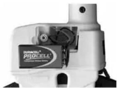 Laserliner RollPilot D12 - Vlození baterie - 2