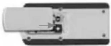 Laserliner Quadrum G 410 S - Mise en place des piles dans la télécommande - 1
